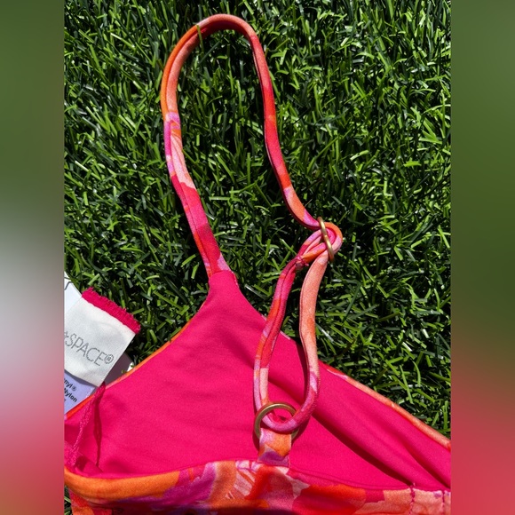 NWT L*space Eco Chic KYSLEE one piece swimsuit. Into the Tropics floral. Size 6 - Picture 8 of 8